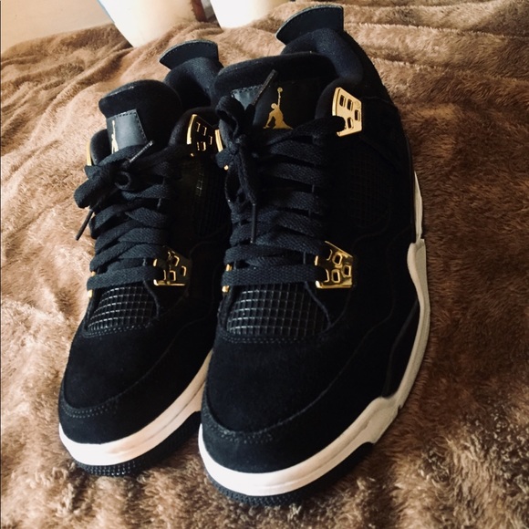 SOLD-RETRO AIR JORDAN 4 ROYALTY - Picture 3 of 8